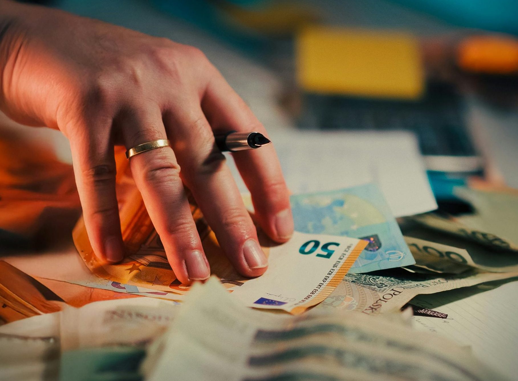 ΟΟΣΑ: Πτώση επενδύσεων μετά το ΤΑΑ και γήρανση οι δύο κίνδυνοι