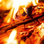 Επίδομα θέρμανσης: Τι ισχύει για καυσόξυλα και πέλετ – Τι πρέπει να προσέξετε στην αγορά τους