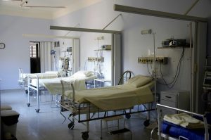 Τυφλή επί 5 χρόνια ανέκτησε την όρασή της μετά την πρώτη επιτυχημένη μεταμόσχευση ωχράς κηλίδας στον κόσμο