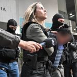 Σαλαμίνα: Προφυλακιστέα η 46χρονη για τη δολοφονία της πεθεράς της – Επικαλέστηκε κενά μνήμης στην απολογία