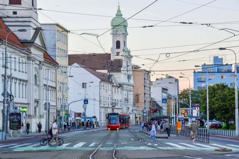 Σλοβακία: Βάζει όριο ταχύτητας στους …πεζούς