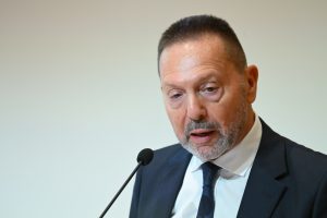 Γιάννης Στουρνάρας: Ανησυχία για ισοζύγιο, πληθωρισμό και επενδύσεις