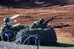 Απαλύφθηκαν τα σύγχρονα ελληνικά drones και anti-drones στην άσκηση «Αίσιος Οιωνός-25» στη Θράκη (φωτογραφίες)