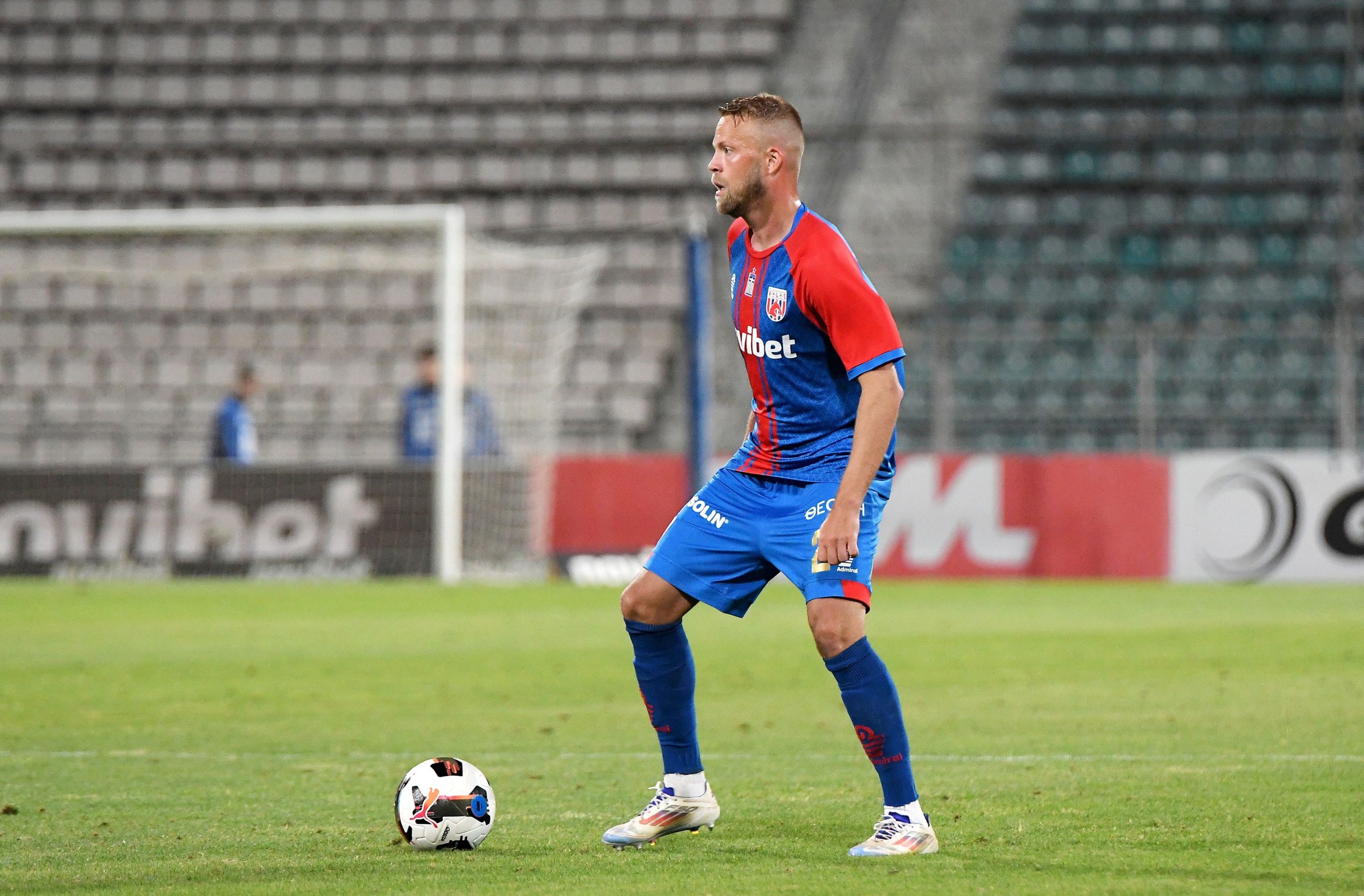 &Delta;&epsilon;&nu; &kappa;ά&nu;&epsilon;&iota; &tau;&omicron; &pi;&alpha;&rho;&alpha;&mu;&iota;&kappa;&rho;ό, &alpha;&lambda;&lambda;ά &upsilon;&pi;ά&rho;&chi;&epsilon;&iota;