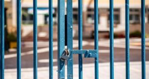 Αττική: Πού κλείνουν σχολεία και παιδικοί σταθμοί την Παρασκευή λόγω της κακοκαιρίας