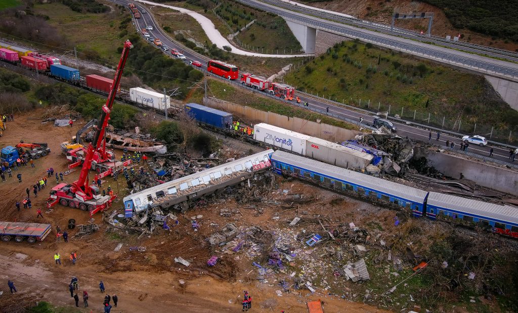 Τέμπη: Δέκα οικογένειες θυμάτων επιθυμούν εκταφή, 33 την απορρίπτουν – Σε εκκρεμότητα 14 απαντήσεις
