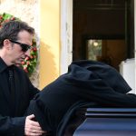 Το τελευταίο αντίο στον Αλέκο Φλαμπουράρη – Συγκλονίζει το μήνυμα της συζύγου του