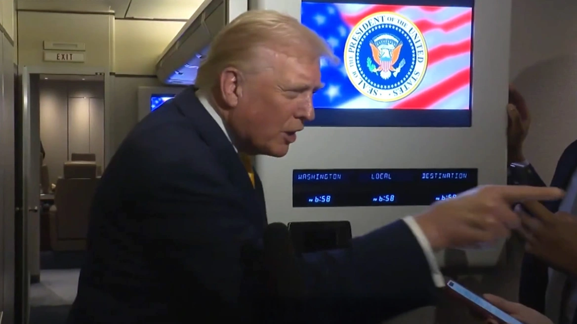 «Ησυχία, γουρουνίτσα!»: Η απάντηση Τραμπ σε ερώτηση δημοσιογράφου για τα αρχεία Έπσταϊν