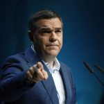 Τσίπρας: «Τους ευχαριστώ πολύ για τα καλά τους λόγια» – Το σατιρικό βίντεο με το τραγούδι «πίσω από τις λέξεις έρχεται ο Αλέξης»