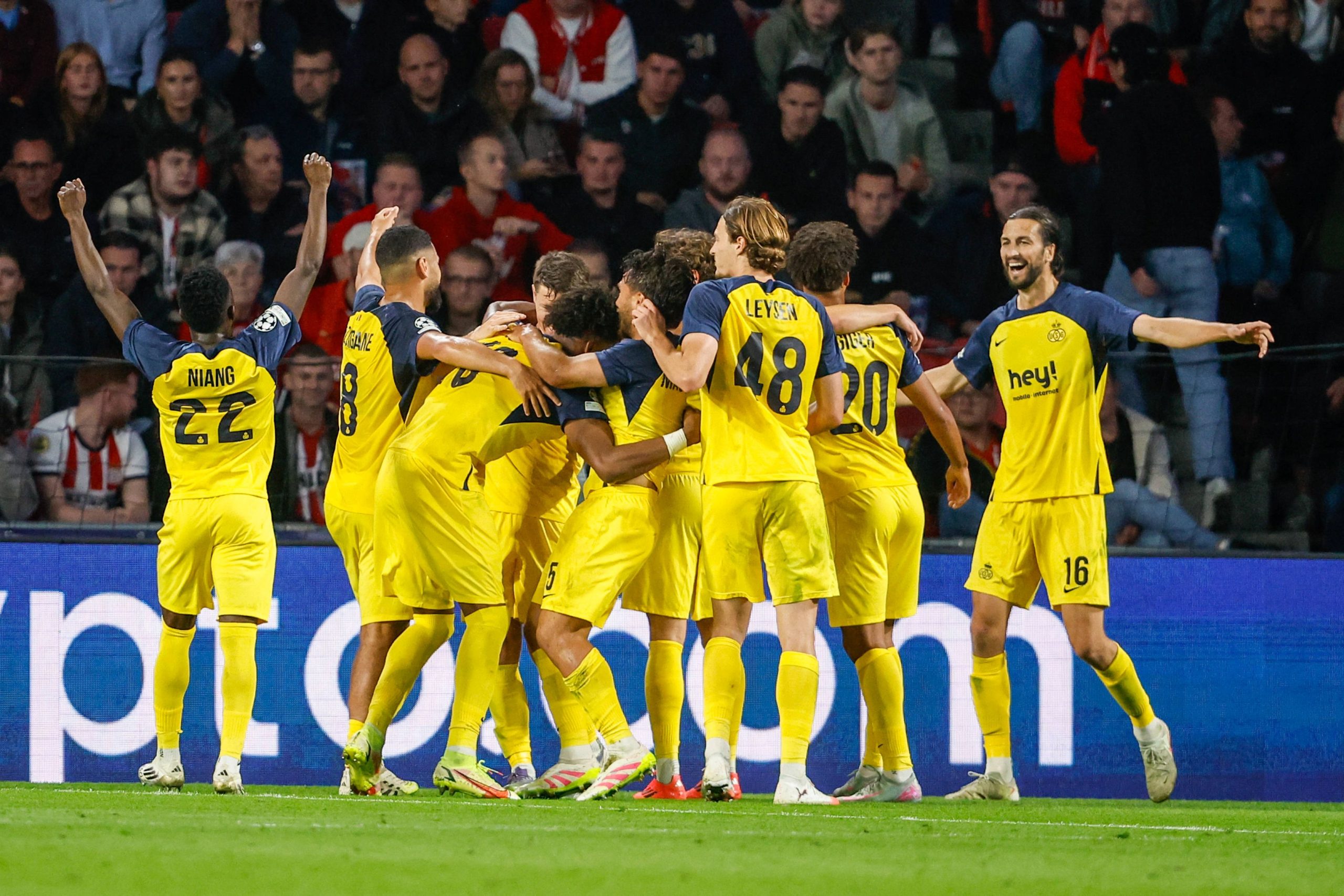 «Άλωσε» την Πόλη η Ουνιόν Σεν Ζιλουάζ, πρώτη νίκη για την Μπενφίκα του Παυλίδη (vids)