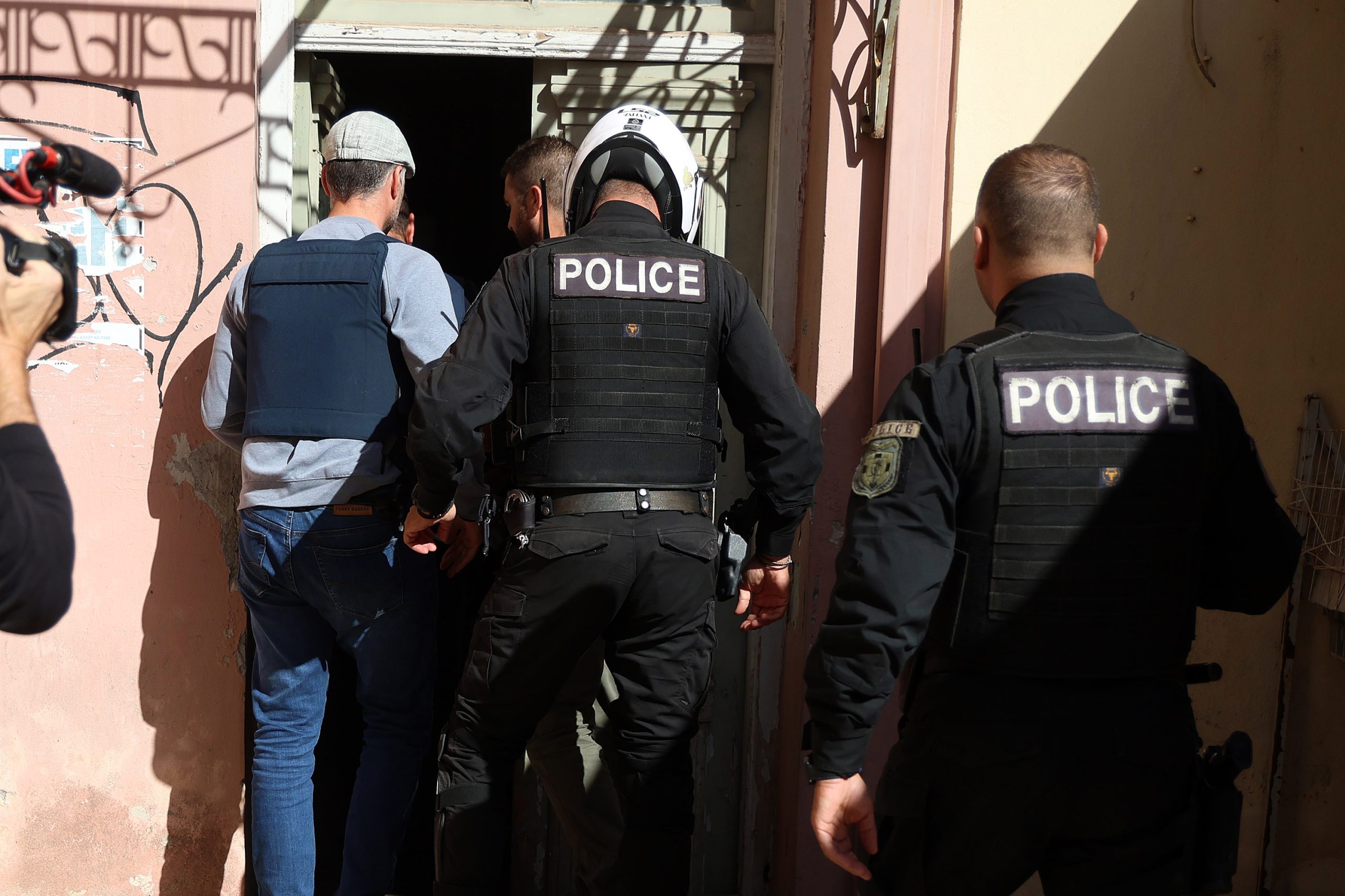 &Beta;&omicron;&rho;ί&zeta;&iota;&alpha;: &Alpha;&rho;&nu;&omicron;ύ&nu;&tau;&alpha;&iota; &kappa;ά&theta;&epsilon; &epsilon;&mu;&pi;&lambda;&omicron;&kappa;ή &sigma;&tau;&omicron; &alpha;&iota;&mu;&alpha;&tau;&eta;&rho;ό &pi;&epsilon;&rho;&iota;&sigma;&tau;&alpha;&tau;&iota;&kappa;ό &omicron;&iota; &kappa;&alpha;&tau;&eta;&gamma;&omicron;&rho;&omicron;ύ&mu;&epsilon;&nu;&omicron;&iota;