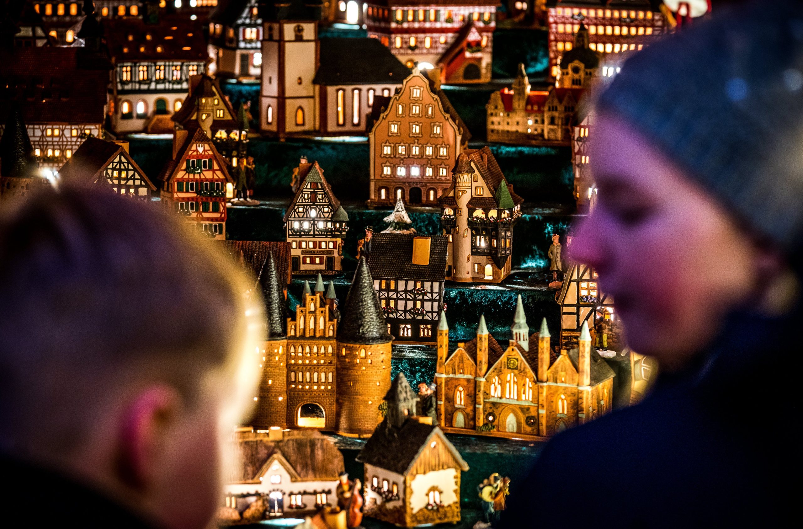 Λιγότερα χρήματα για δώρα θα ξοδέψουν τα φετινά Χριστούγεννα οι Γερμανοί