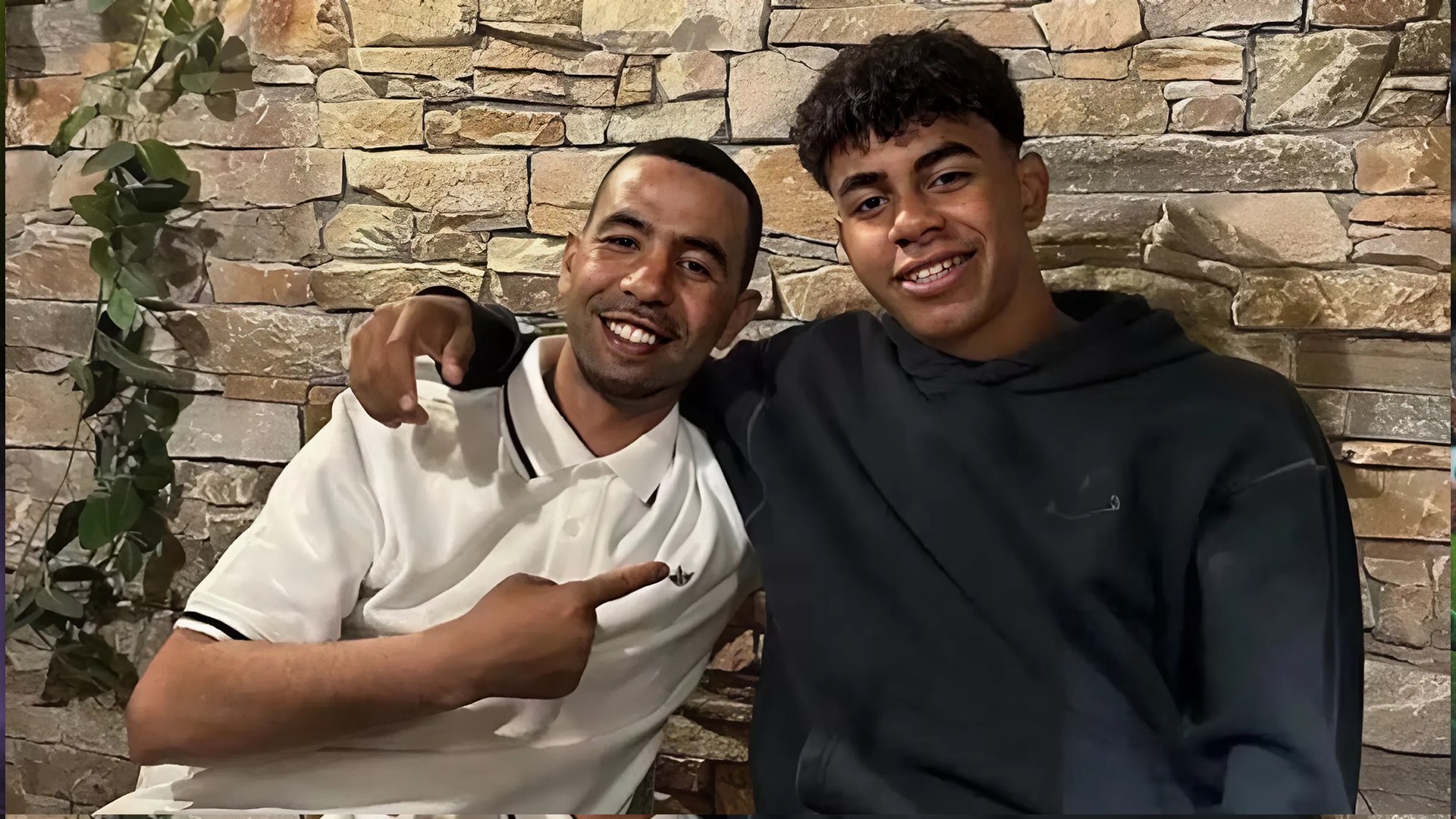 &Omicron; &Gamma;&iota;&alpha;&mu;ά&lambda; &chi;ώ&rho;&iota;&sigma;&epsilon;, &omicron; &pi;&alpha;&tau;έ&rho;&alpha;&sigmaf; &tau;&omicron;&upsilon; &pi;&alpha;&nu;&tau;&rho;&epsilon;ύ&epsilon;&tau;&alpha;&iota; &mu;&iota;&alpha; 23&chi;&rho;&omicron;&nu;&eta;