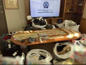 Εξάρθρωση σπείρας κλοπών ρουχισμού με δράση σε Αττική και Τίρανα: 14 κλοπές, 9 οχήματα, 71.420 ευρώ – Συνελήφθη ο «εγκέφαλος»