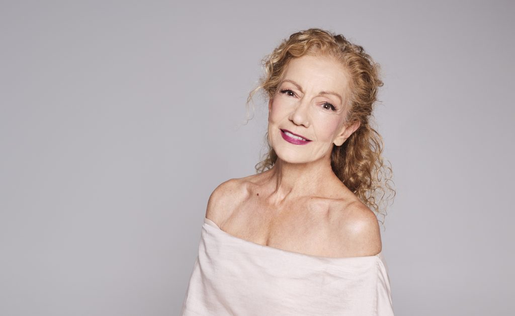 Η Πέμη Ζούνη έδωσε φωνή σε μια ολόκληρη εποχή – Από το «Κλείσε τα μάτια» στη «Γη της ελιάς»