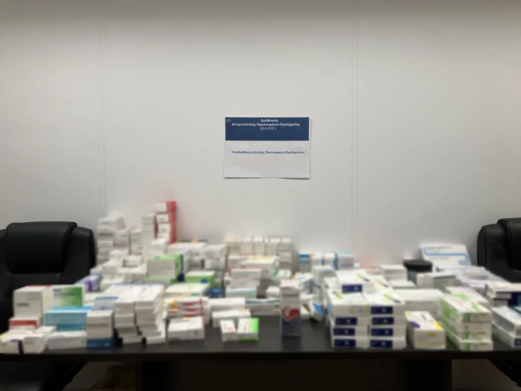 Νέα απάτη σε βάρος του ΕΟΠΥΥ μέσω εικονικών συνταγογραφήσεων – Κατηγορούνται φαρμακοποιός και επτά γιατροί