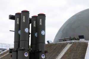 Η Γερμανία επανεξοπλίζεται: Κονδύλι 50 δισ. ευρώ για πυραύλους και οχήματα μάχης