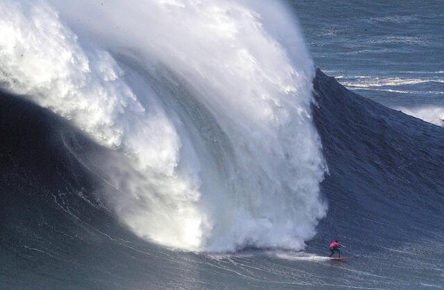 Πού καταγράφηκαν κύματα-γίγαντες ψηλότερα από τον Παρθενώνα