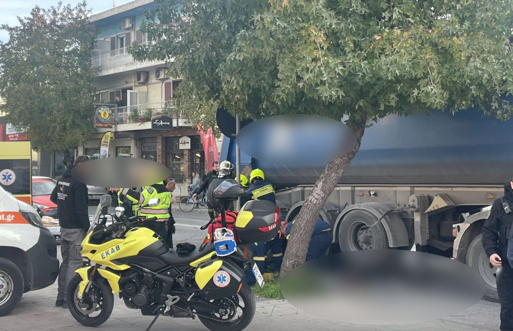 &Sigma;&omicron;&kappa;&alpha;&rho;&iota;&sigma;&tau;&iota;&kappa;ό &tau;&rho;&omicron;&chi;&alpha;ί&omicron; &sigma;&tau;&eta; &Lambda;ά&rho;&iota;&sigma;&alpha; &ndash; &Nu;&epsilon;&kappa;&rho;ή &eta; &gamma;&upsilon;&nu;&alpha;ί&kappa;&alpha; &pi;&omicron;&upsilon; &beta;&rho;έ&theta;&eta;&kappa;&epsilon; &kappa;ά&tau;&omega; &alpha;&pi;ό &tau;&iota;&sigmaf; &rho;ό&delta;&epsilon;&sigmaf; &phi;&omicron;&rho;&tau;&eta;&gamma;&omicron;ύ