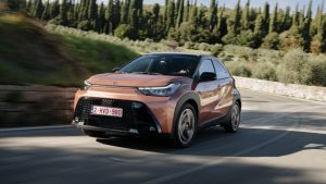 Tο νέο Aygo X της Toyota δίνει έμφαση στις χαμηλότερες εκπομπές CO₂
