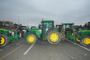 Θεσσαλονίκη: Πολύωροι αποκλεισμοί στα τελωνεία Προμαχώνα, Ευζώνων και Νίκης