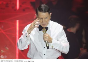 Υπόθεση Μαζωνάκη: Ο επιχειρηματίας που έστειλε εξώδικο υποστηρίζει ότι ο τραγουδιστής του οφείλει 200.000 ευρώ