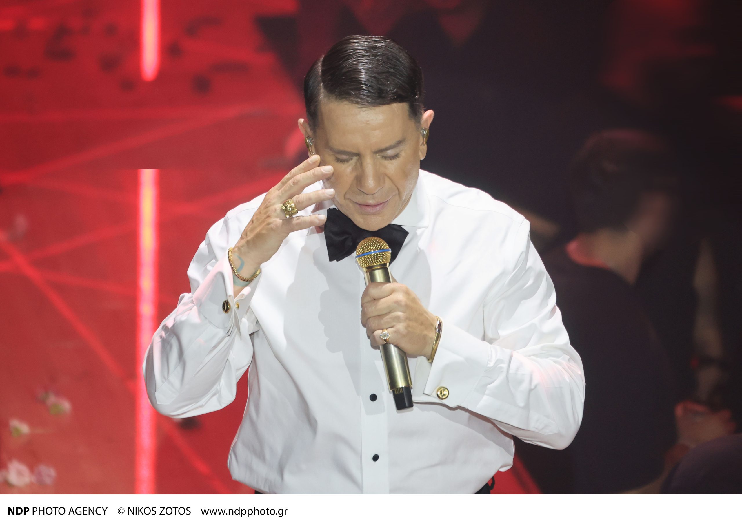 &Upsilon;&pi;ό&theta;&epsilon;&sigma;&eta; &Mu;&alpha;&zeta;&omega;&nu;ά&kappa;&eta;: &Omicron; &epsilon;&pi;&iota;&chi;&epsilon;&iota;&rho;&eta;&mu;&alpha;&tau;ί&alpha;&sigmaf; &pi;&omicron;&upsilon; έ&sigma;&tau;&epsilon;&iota;&lambda;&epsilon; &epsilon;&xi;ώ&delta;&iota;&kappa;&omicron; &upsilon;&pi;&omicron;&sigma;&tau;&eta;&rho;ί&zeta;&epsilon;&iota; ό&tau;&iota; &omicron; &tau;&rho;&alpha;&gamma;&omicron;&upsilon;&delta;&iota;&sigma;&tau;ή&sigmaf; &tau;&omicron;&upsilon; &omicron;&phi;&epsilon;ί&lambda;&epsilon;&iota; 200.000 &epsilon;&upsilon;&rho;ώ