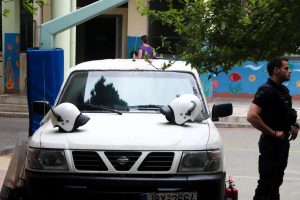 Συναγερμός σε γυμνάσιο: Βγήκαν μαχαίρια ανάμεσα σε μαθήτριες – Μία 14χρονη στο νοσοκομείο