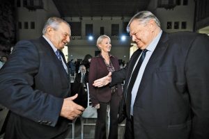 Μέγαρο Μαξίμου: Σε τροχιά σύγκρουσης με τον Καραμανλή