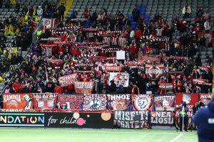 Καϊράτ Αλμάτι – Ολυμπιακός: Οι φίλαθλοι των «ερυθρολεύκων» στηρίζουν την ομάδα και στους -21 βαθμούς