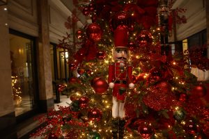 Εορταστικό ωράριο: Πότε ανοίγουν ξανά τα καταστήματα – Ποια Κυριακή θα λειτουργήσουν