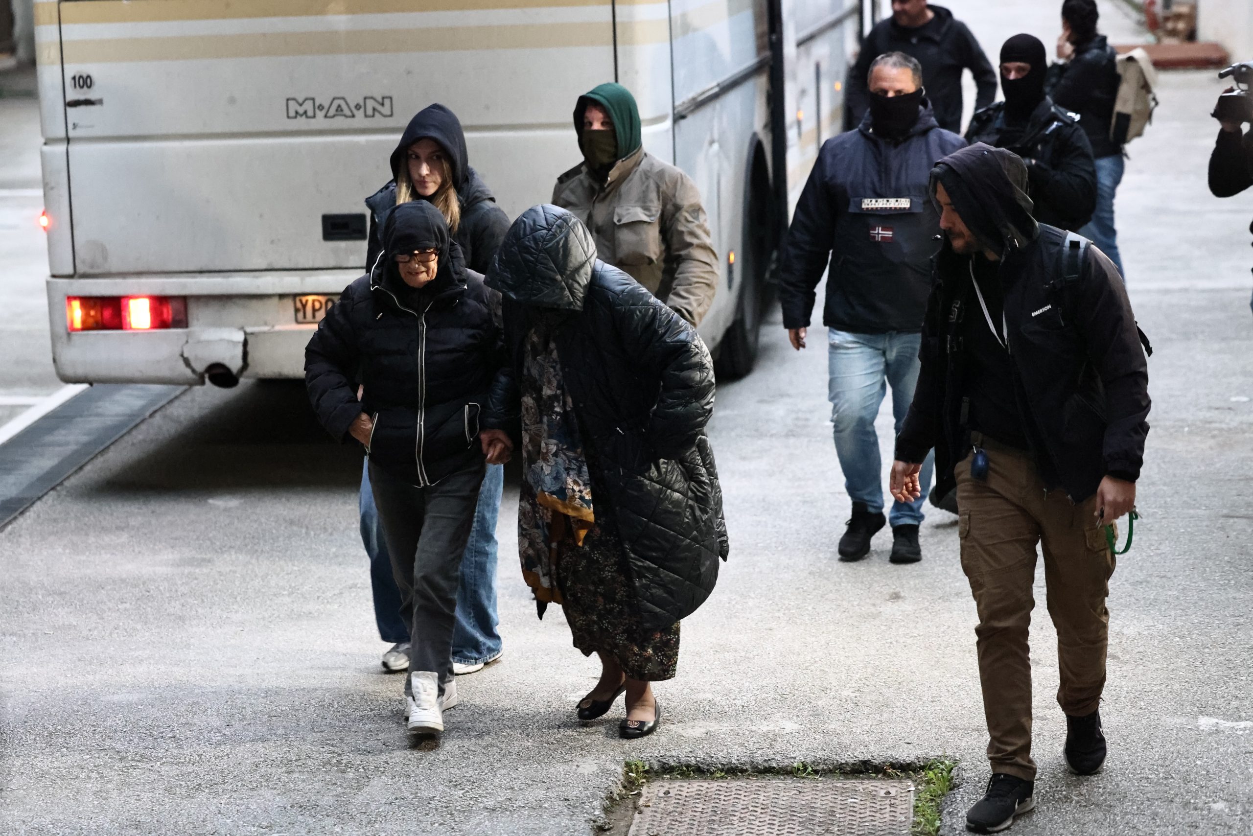 &Omicron;&Pi;&Epsilon;&Kappa;&Epsilon;&Pi;&Epsilon;: &Pi;&omicron;&iota;&nu;&iota;&kappa;ή &delta;ί&omega;&xi;&eta; &sigma;&epsilon; &beta;ά&rho;&omicron;&sigmaf; 16 &sigma;&upsilon;&lambda;&lambda;&eta;&phi;&theta;έ&nu;&tau;&omega;&nu; &alpha;&pi;ό &tau;&eta;&nu; &Kappa;&rho;ή&tau;&eta; - &Tau;&alpha; &beta;&alpha;&rho;&iota;ά &alpha;&delta;&iota;&kappa;ή&mu;&alpha;&tau;&alpha; &pi;&omicron;&upsilon; &tau;&omicron;&upsilon;&sigmaf; &alpha;&pi;&omicron;&delta;ί&delta;&omicron;&nu;&tau;&alpha;&iota;