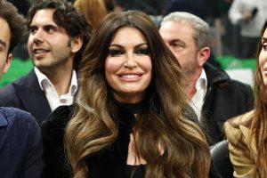 Η Κίμπερλι Γκιλφόιλ παρακολουθεί την αναμέτρηση Παναθηναϊκού AKTOR – Χάποελ Τελ Αβίβ στο Telekom Center Athens