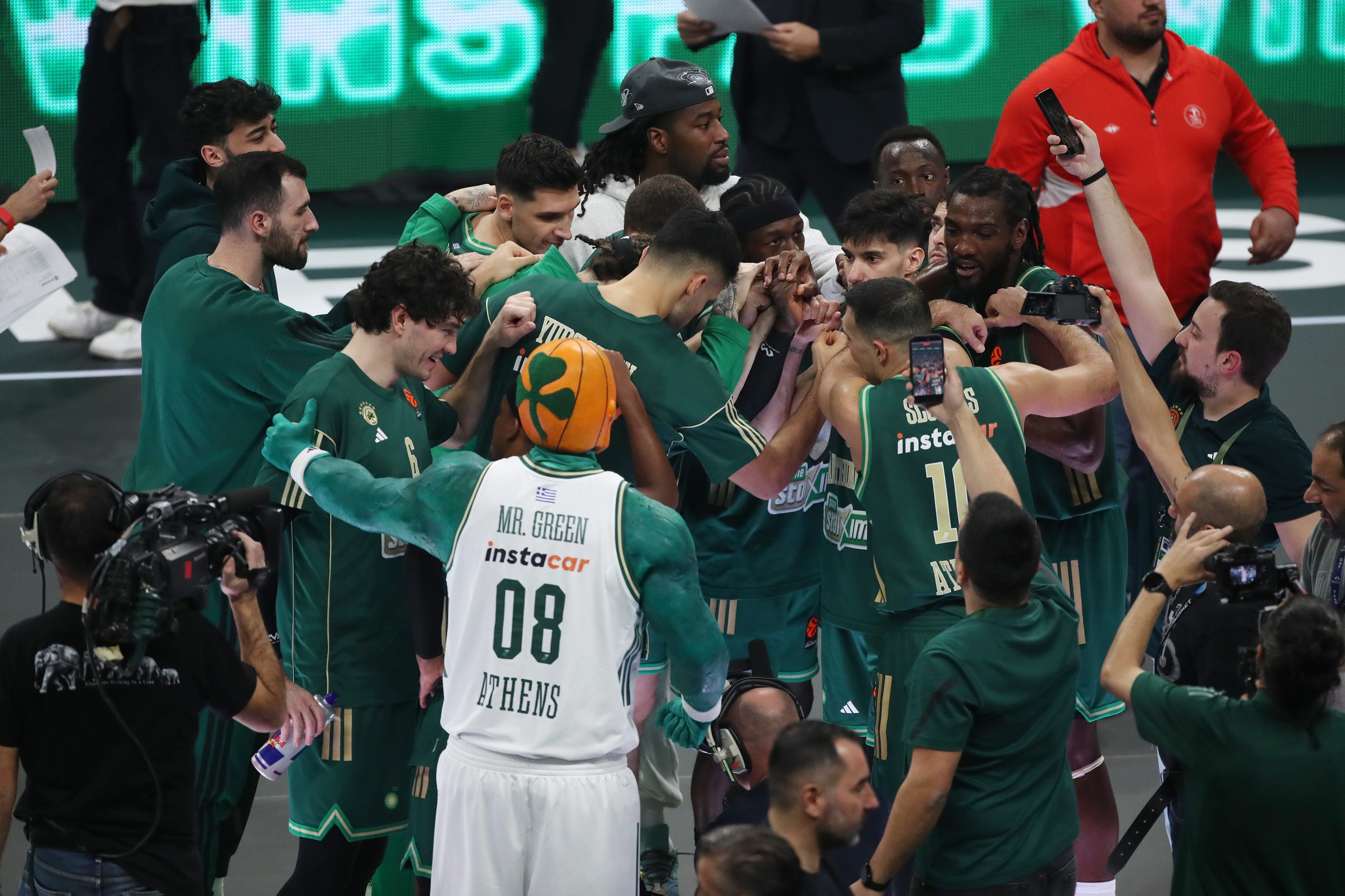 &Pi;&alpha;&nu;&alpha;&theta;&eta;&nu;&alpha;ϊ&kappa;ό&sigmaf; &ndash; &Chi;ά&pi;&omicron;&epsilon;&lambda; &Tau;&epsilon;&lambda; &Alpha;&beta;ί&beta; 93-82: &Pi;ά&tau;&eta;&sigma;&epsilon;&hellip; &gamma;&kappa;ά&zeta;&iota; &sigma;&tau;&eta;&nu; &tau;έ&tau;&alpha;&rho;&tau;&eta; &pi;&epsilon;&rho;ί&omicron;&delta;&omicron;