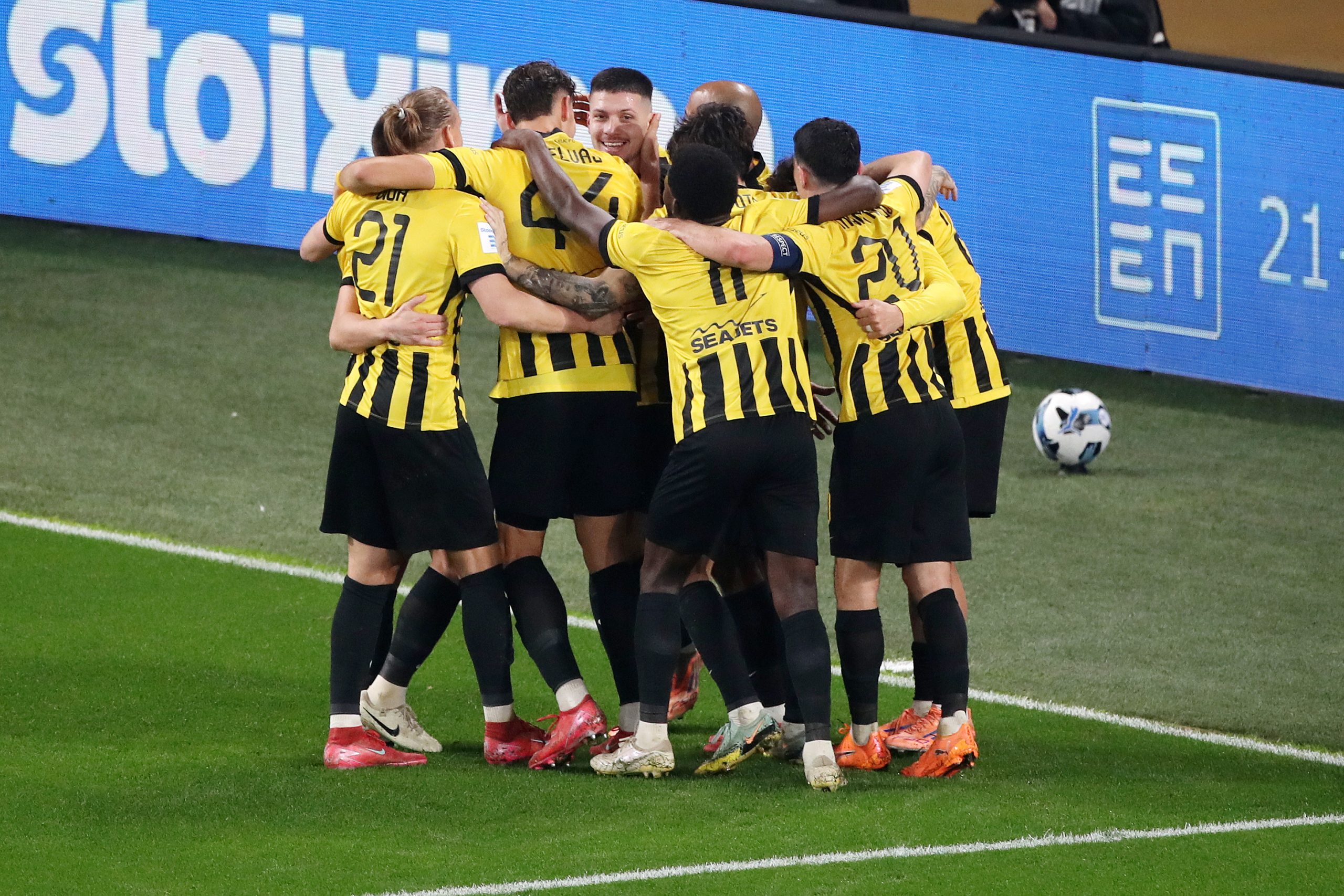 &Alpha;&Epsilon;&Kappa; &ndash; &Omicron;&Phi;&Eta; 2-1: &Chi;&rho;&iota;&sigma;&tau;&omicron;ύ&gamma;&epsilon;&nu;&nu;&alpha; &sigma;&tau;&eta;&nu; &kappa;&omicron;&rho;&upsilon;&phi;ή &mu;&epsilon; &alpha;&nu;&alpha;&tau;&rho;&omicron;&pi;ή!