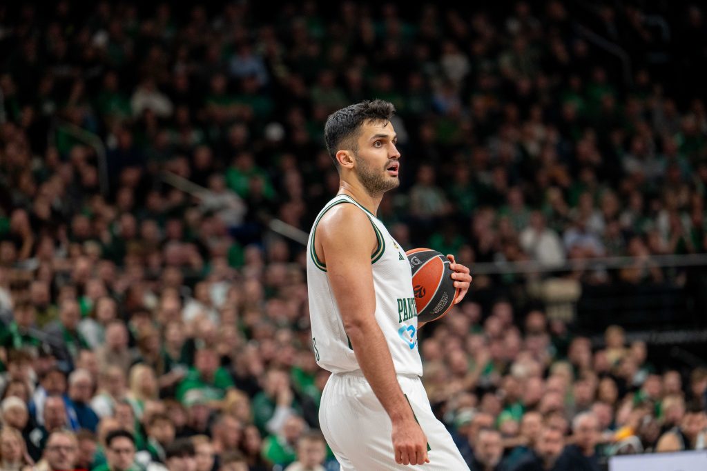 Ανατροπή με Γιουρτσέβεν: Προς παραμονή στον Παναθηναϊκό ο σέντερ