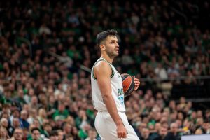 Ανατροπή με Γιουρτσέβεν: Προς παραμονή στον Παναθηναϊκό ο σέντερ