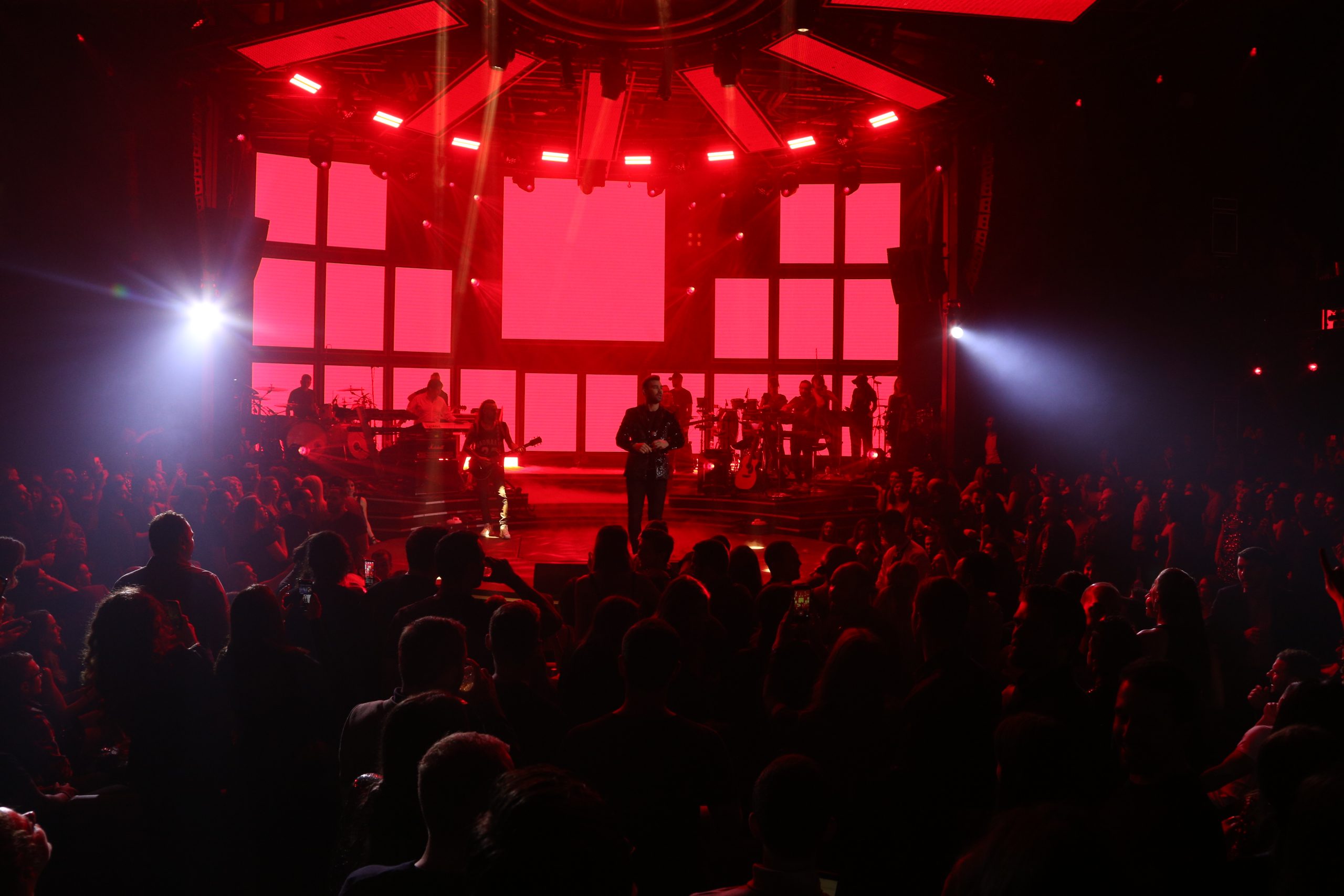 &Mu;&pi;&omicron;&upsilon;&zeta;&omicron;ύ&kappa;&iota;&alpha;: &Chi;&rho;&iota;&sigma;&tau;&omicron;ύ&gamma;&epsilon;&nu;&nu;&alpha; &kappa;&alpha;&iota; &Pi;&rho;&omega;&tau;&omicron;&chi;&rho;&omicron;&nu;&iota;ά &sigma;&tau;&iota;&sigmaf; &pi;ί&sigma;&tau;&epsilon;&sigmaf; - &Pi;ό&sigma;&omicron; &kappa;&omicron;&sigma;&tau;ί&zeta;&epsilon;&iota; έ&nu;&alpha; &tau;&rho;&alpha;&pi;έ&zeta;&iota; &sigma;&epsilon; &Alpha;&theta;ή&nu;&alpha; &kappa;&alpha;&iota; &Theta;&epsilon;&sigma;&sigma;&alpha;&lambda;&omicron;&nu;ί&kappa;&eta;