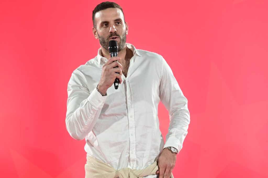 Νίκος Παππάς: Τι αναφέρει σε ανάρτησή του μετά την καταγγελία δημοσιογράφου ότι τον γρονθοκόπησε