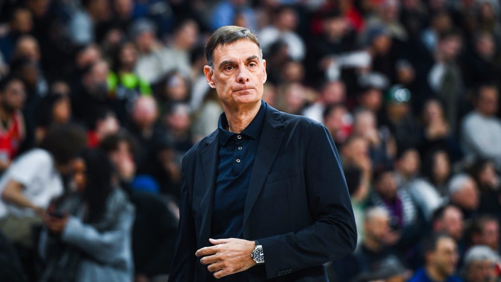 Κατέρρευσε στο τέλος ο Ολυμπιακός-ήττα 99-92 από τη Βαλένθια στο ΣΕΦ