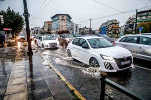 «Έρχεται αφρικανική καταιγίδα»: Νέα κακοκαιρία με καταιγίδες, ανέμους και χιόνια – Οι 12 περιοχές που κινδυνεύουν