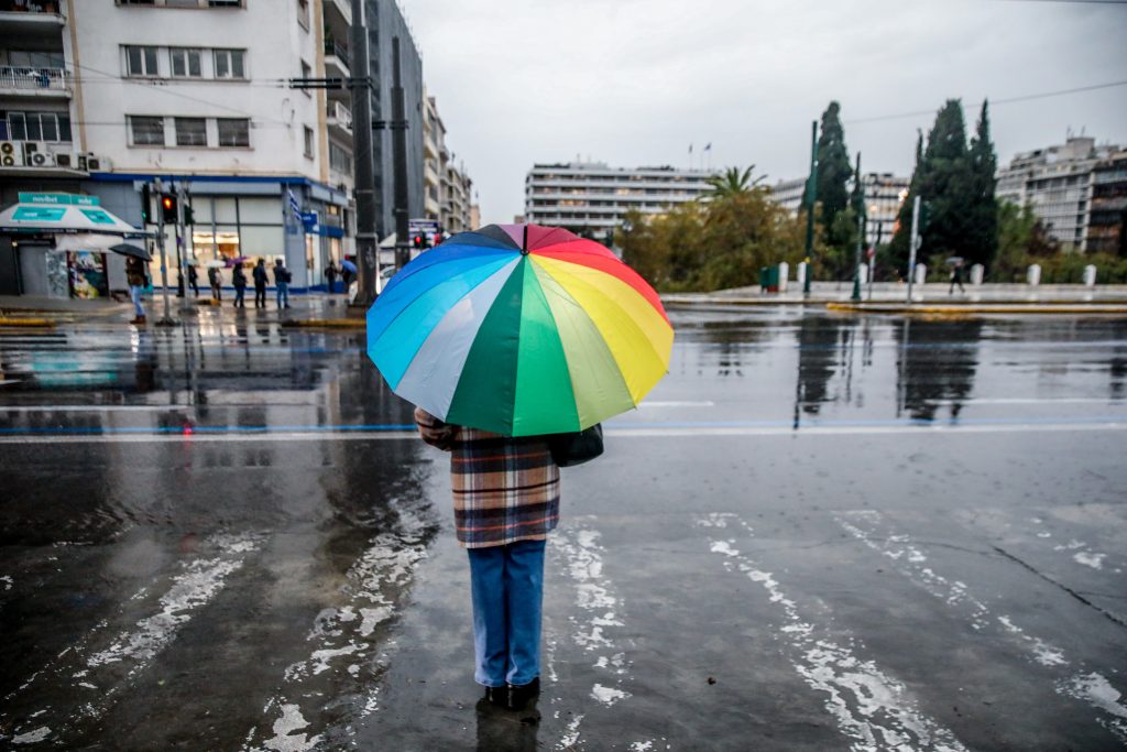 Καιρός: Έρχονται βροχές, καταιγίδες και χιόνια