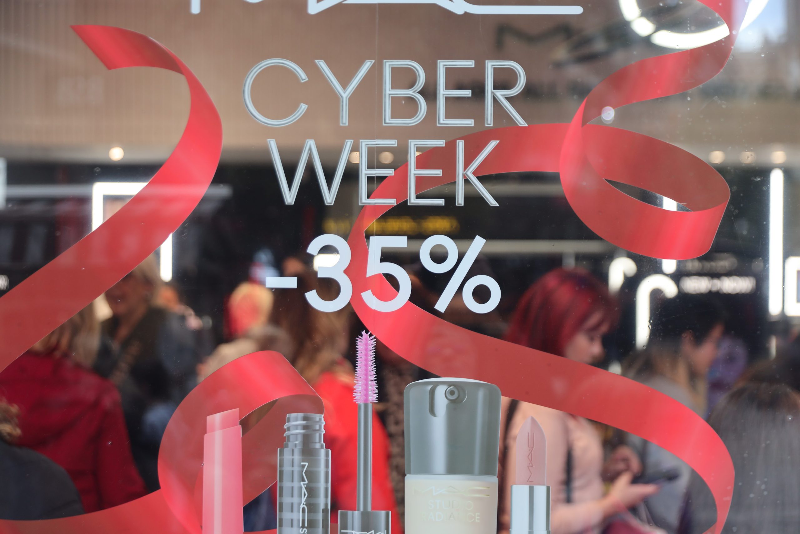 &Eta; Cyber Monday &epsilon;ί&nu;&alpha;&iota; &epsilon;&delta;ώ: &Pi;&rho;&omicron;&sigma;&omicron;&chi;ή &sigma;&tau;&iota;&sigmaf; &pi;&alpha;&gamma;ί&delta;&epsilon;&sigmaf; &tau;&omega;&nu; &delta;&iota;&alpha;&delta;&iota;&kappa;&tau;&upsilon;&alpha;&kappa;ώ&nu; &epsilon;&kappa;&pi;&tau;ώ&sigma;&epsilon;&omega;&nu; - &Tau;&alpha; SOS &gamma;&iota;&alpha; &alpha;&sigma;&phi;&alpha;&lambda;&epsilon;ί&sigmaf; &alpha;&gamma;&omicron;&rho;έ&sigmaf;