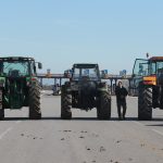 Αγρότες: «Θα μείνουμε στους δρόμους μέχρι τα Χριστούγεννα» – Αιφνιδιαστικό μπλόκο στα Μάλγαρα