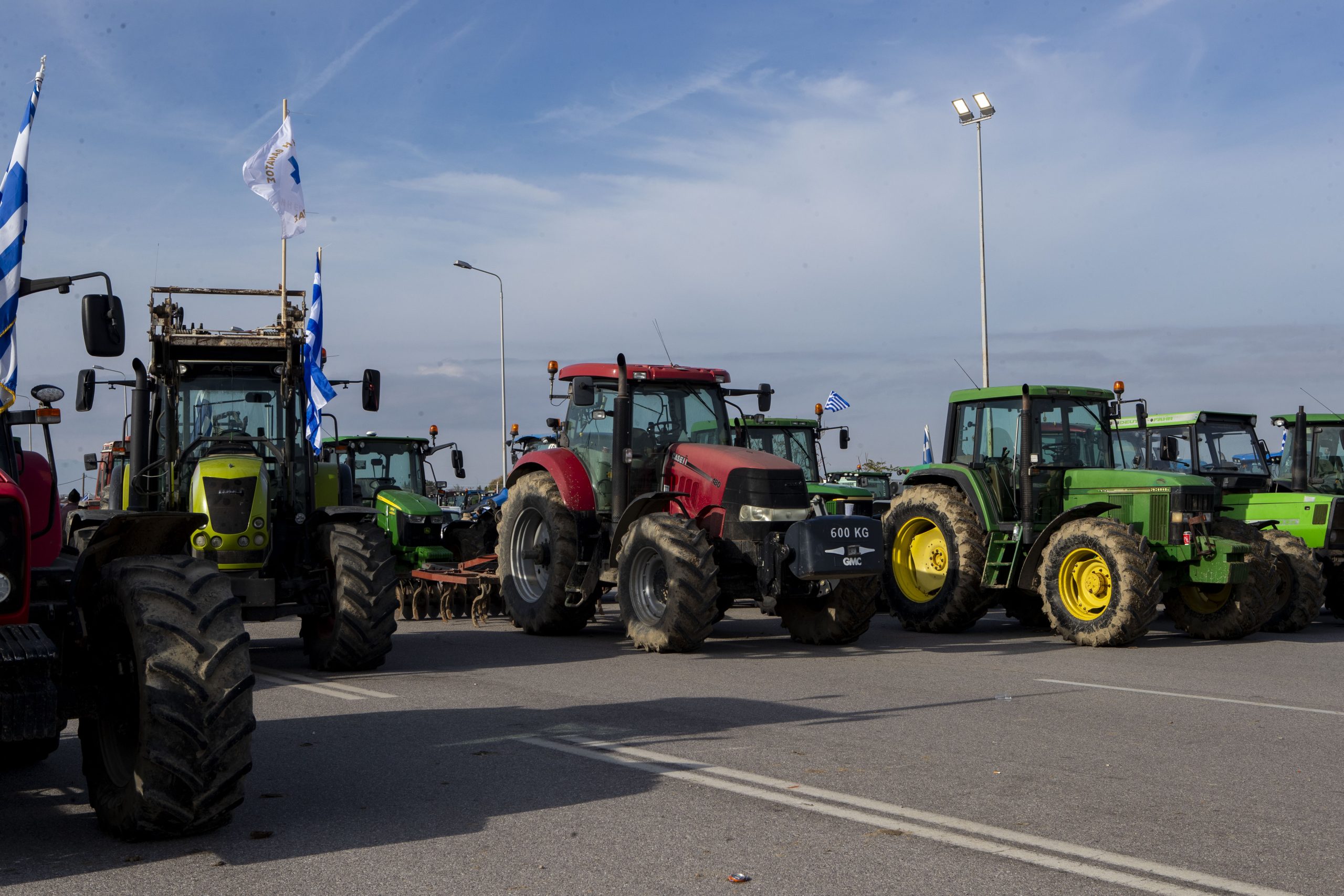A&gamma;&rho;ό&tau;&epsilon;&sigmaf;: &laquo;&Lambda;&epsilon;&upsilon;&kappa;ό&sigmaf; &kappa;&alpha;&pi;&nu;ό&sigmaf;&raquo; &sigma;&tau;&alpha; &Mu;ά&lambda;&gamma;&alpha;&rho;&alpha; &ndash; &Delta;ί&nu;&epsilon;&tau;&alpha;&iota; &sigma;&tau;&eta;&nu; &kappa;&upsilon;&kappa;&lambda;&omicron;&phi;&omicron;&rho;ί&alpha; &kappa;&alpha;&iota; &tau;&omicron; &rho;&epsilon;ύ&mu;&alpha; &pi;&rho;&omicron;&sigmaf; &Alpha;&theta;ή&nu;&alpha;