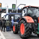 «Χριστούγεννα και Πάσχα εδώ θα είμαστε»: Κλιμακώνονται οι αγροτικές κινητοποιήσεις – Πού αναμένονται νέα μπλόκα