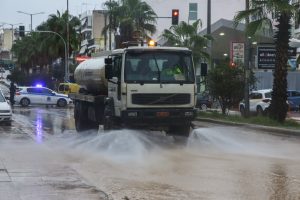 Κακοκαιρία Byron: 112 στην Ελευσίνα – «Κίνδυνος υπερχείλισης του Σαρανταπόταμου»
