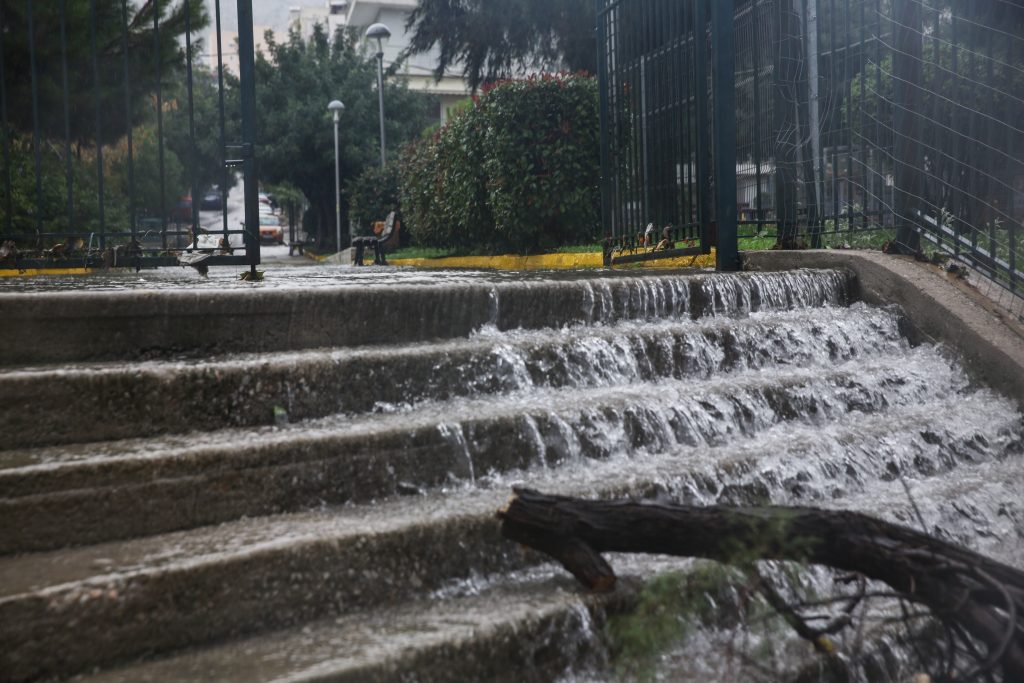 Kακοκαιρία Byron: 278 χιλιοστά βροχής «βύθισαν» το Νεοχώρι Χαλκιδικής