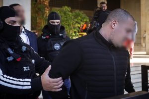 Διπλό φονικό στη Φοινικούντα: Επιμένουν στην αθωότητά τους οι δύο συλληφθέντες – «Στο κάδρο» ένα ακόμη πρόσωπο