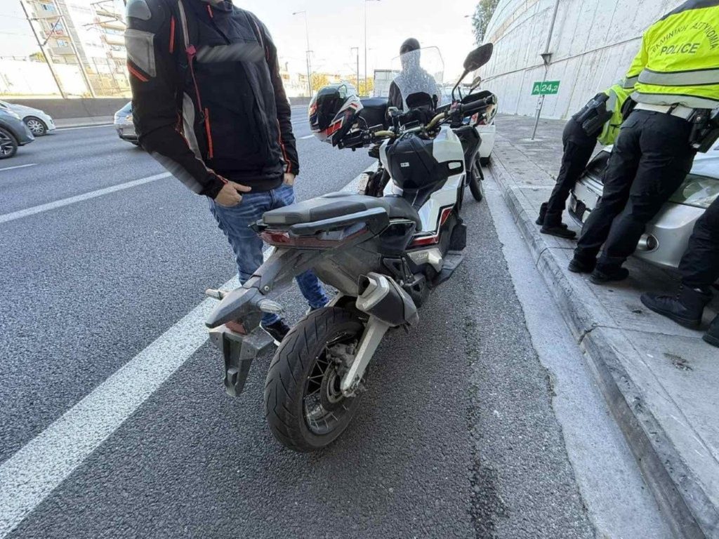 Σύλληψη του μοτοσικλετιστή που τραυμάτισε αστυνομικό στην Αττική Οδό